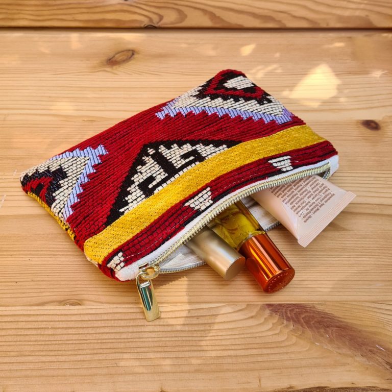 Kosmetiktasche aus marokkanischem Kilimstoff - handgenäht in Hamburg - Letreesse Kosmetiktasche aus marokkanischem Kilimstoff - handgenäht in Hamburg - Letreesse